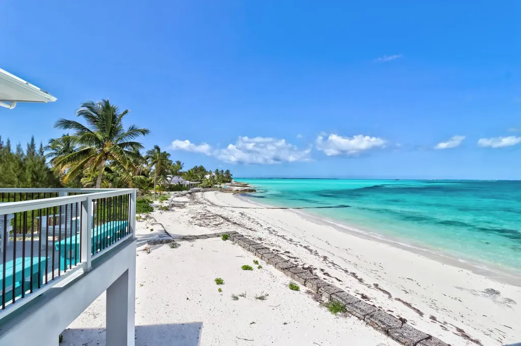 Suzies Rock Abaco BS