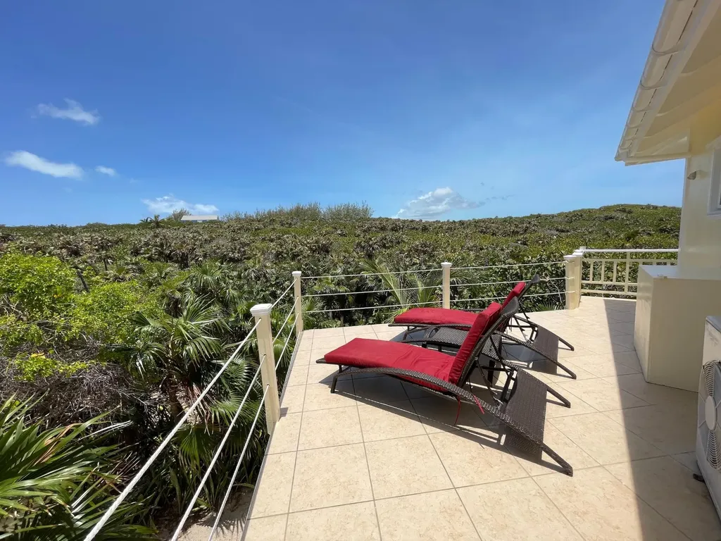 Beach Home & 3 Lots Long Island BS