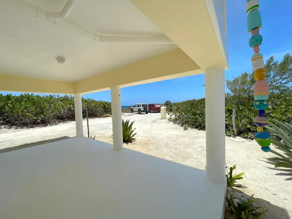 Beach Home & 3 Lots Long Island BS