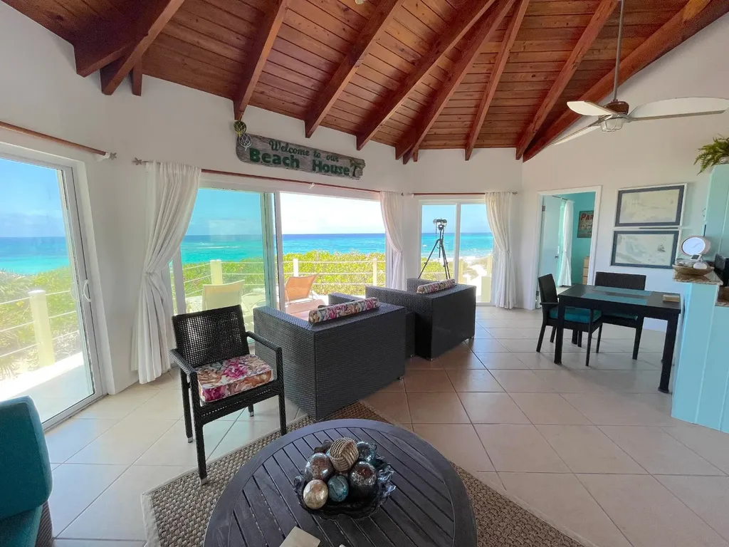 Beach Home & 3 Lots Long Island BS