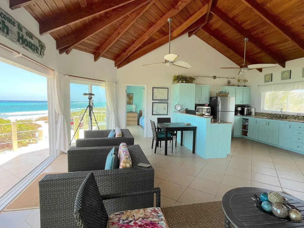 Beach Home & 3 Lots Long Island BS