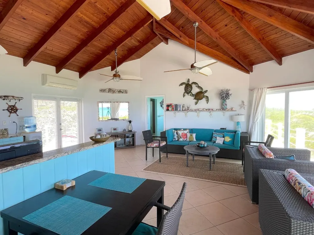 Beach Home & 3 Lots Long Island BS