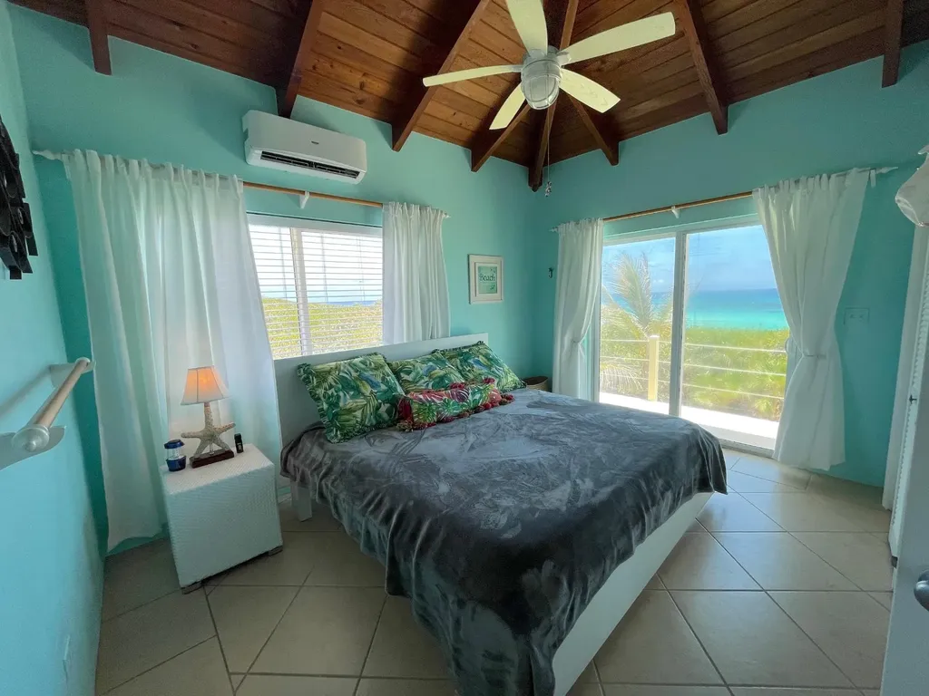 Beach Home & 3 Lots Long Island BS