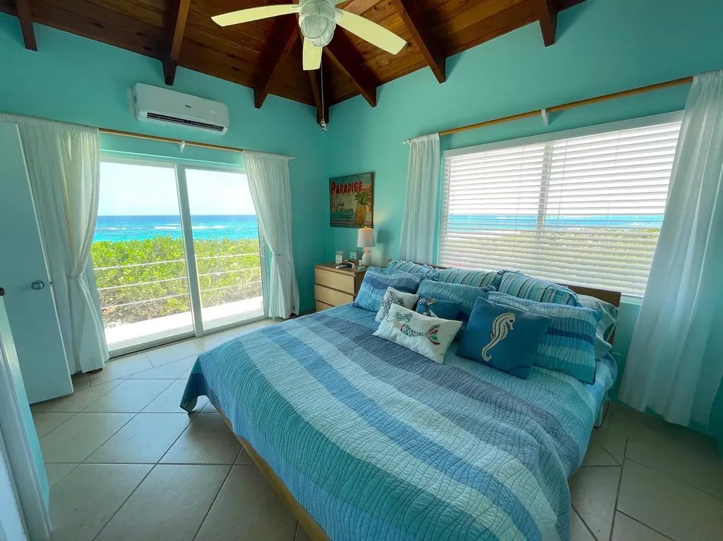 Beach Home & 3 Lots Long Island BS