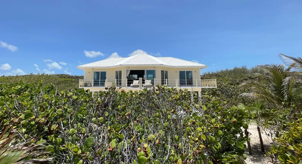 Beach Home & 3 Lots Long Island BS