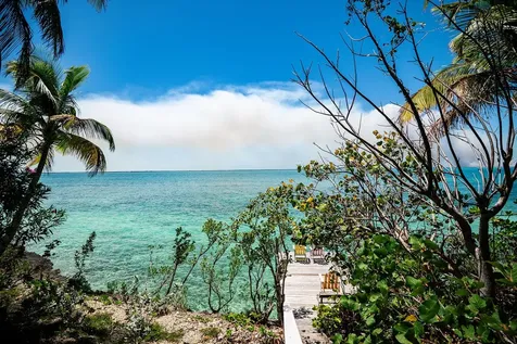 Hummingbird Treehouse Abaco BS