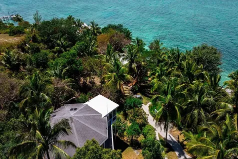 Hummingbird Treehouse Abaco BS