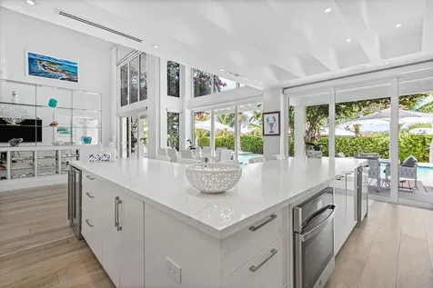 Island Drive New Providence Paradise Island BS