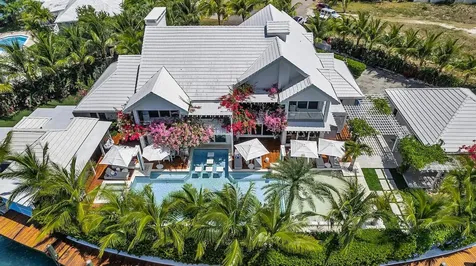 Island Drive New Providence Paradise Island BS