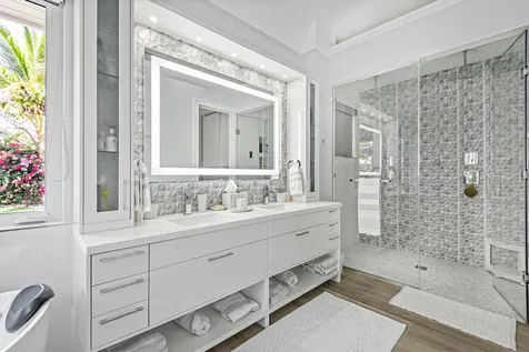 Island Drive New Providence Paradise Island BS