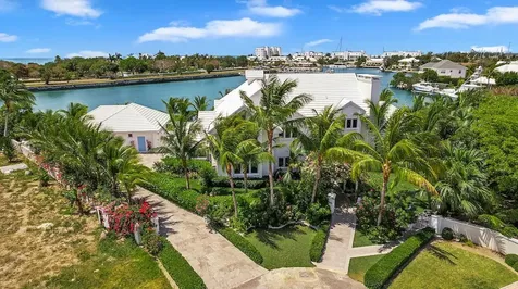 Island Drive New Providence Paradise Island BS