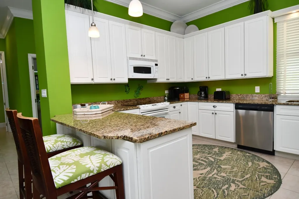 Green Gecko, Tcb Abaco BS