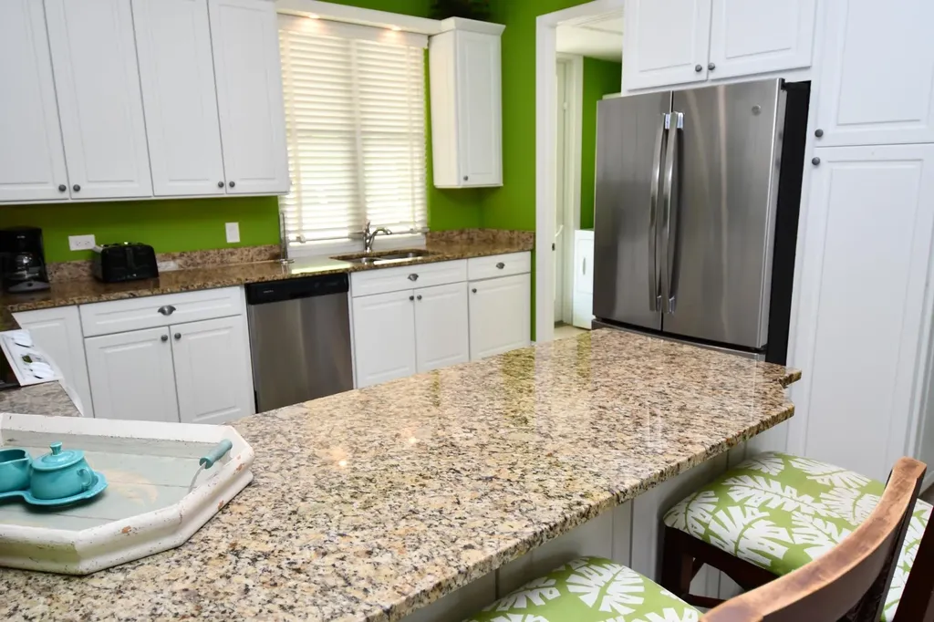 Green Gecko, Tcb Abaco BS