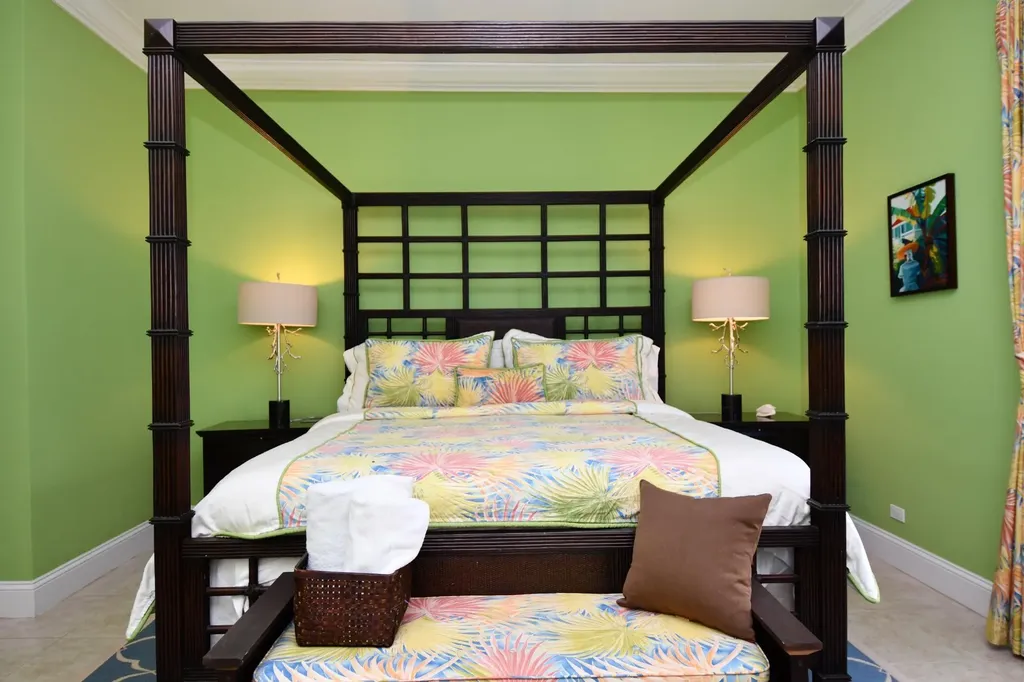 Green Gecko, Tcb Abaco BS