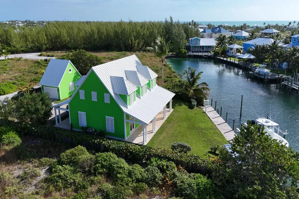 Green Gecko, Tcb Abaco BS