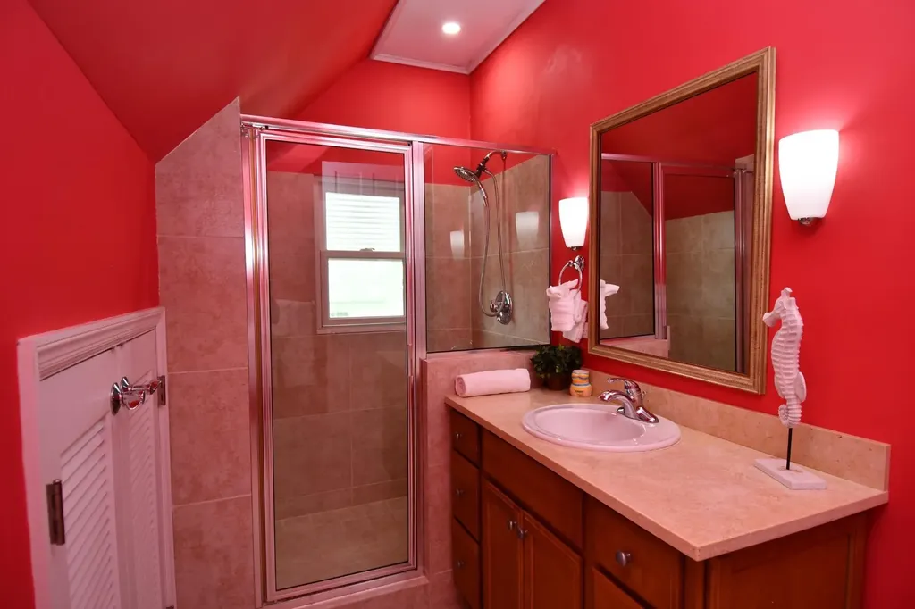 Green Gecko, Tcb Abaco BS