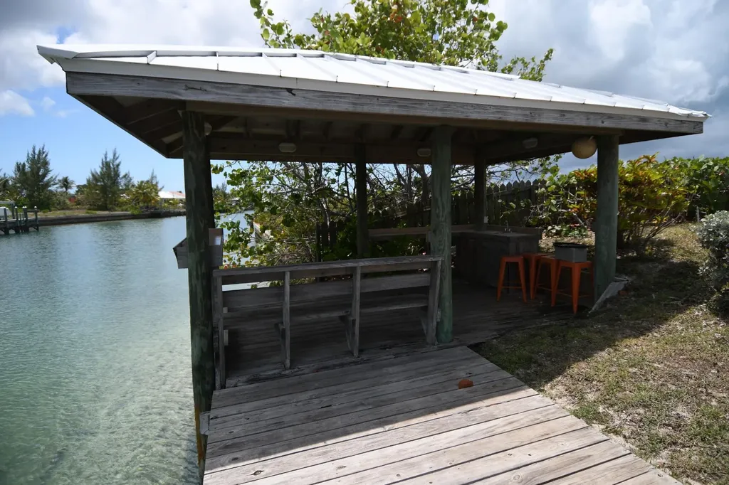 Green Gecko, Tcb Abaco BS