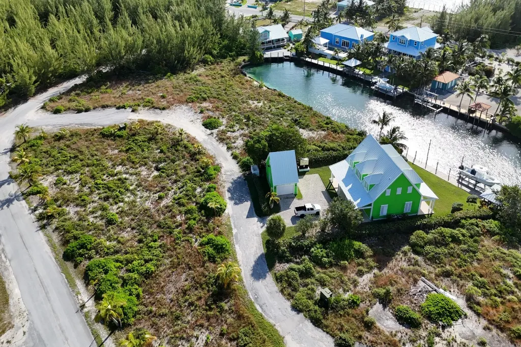 Green Gecko, Tcb Abaco BS
