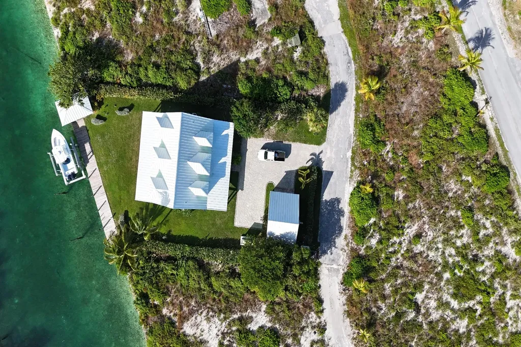 Green Gecko, Tcb Abaco BS