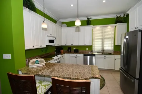 Green Gecko, Tcb Abaco BS