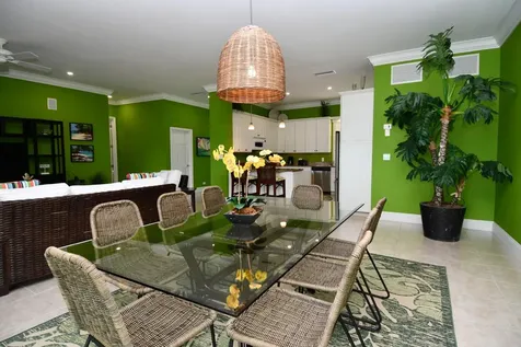 Green Gecko, Tcb Abaco BS