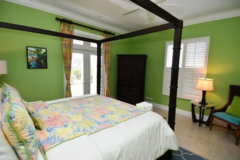 Green Gecko, Tcb Abaco BS