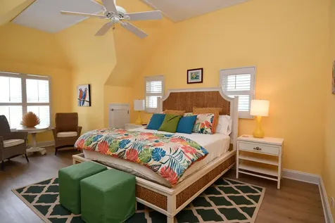 Green Gecko, Tcb Abaco BS