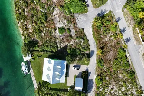 Green Gecko, Tcb Abaco BS