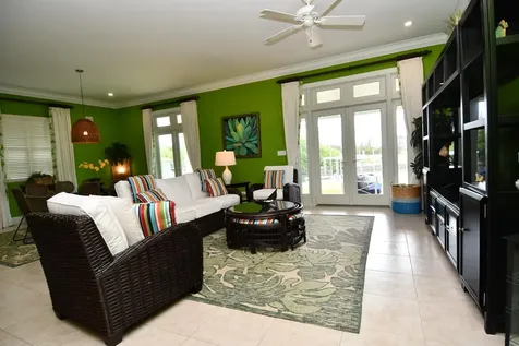 Green Gecko, Tcb Abaco BS