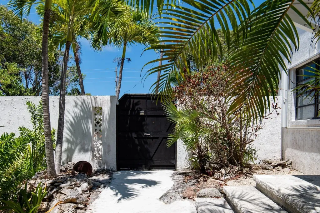 Tattoo's Garden Casita Eleuthera BS