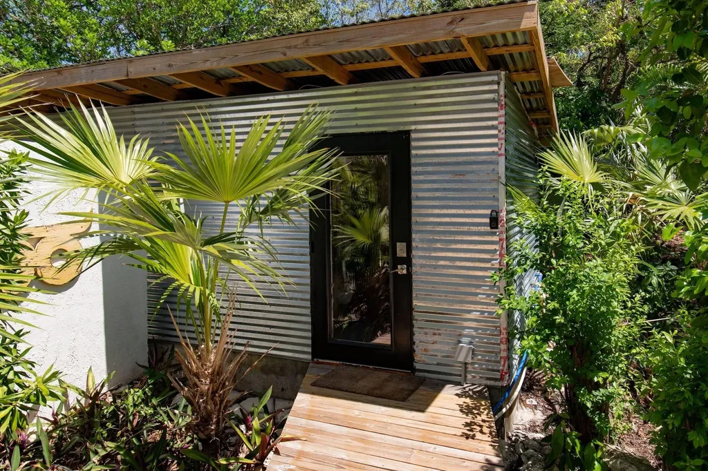 Tattoo's Garden Casita Eleuthera BS