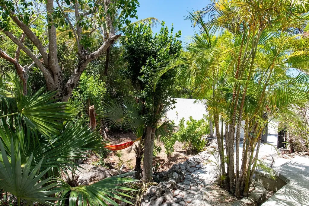 Tattoo's Garden Casita Eleuthera BS