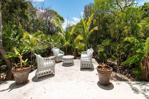 Tattoo's Garden Casita Eleuthera BS