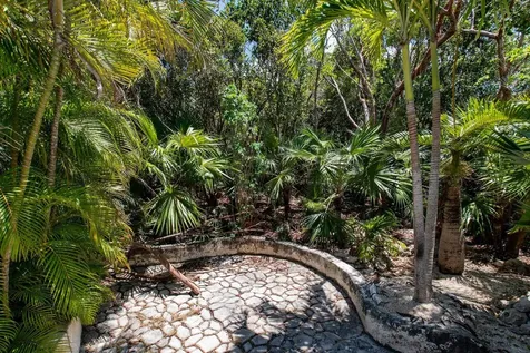 Tattoo's Garden Casita Eleuthera BS