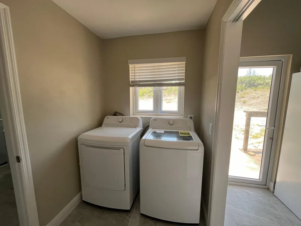 Betty Rockwell Drive Blue Bliss Abaco BS