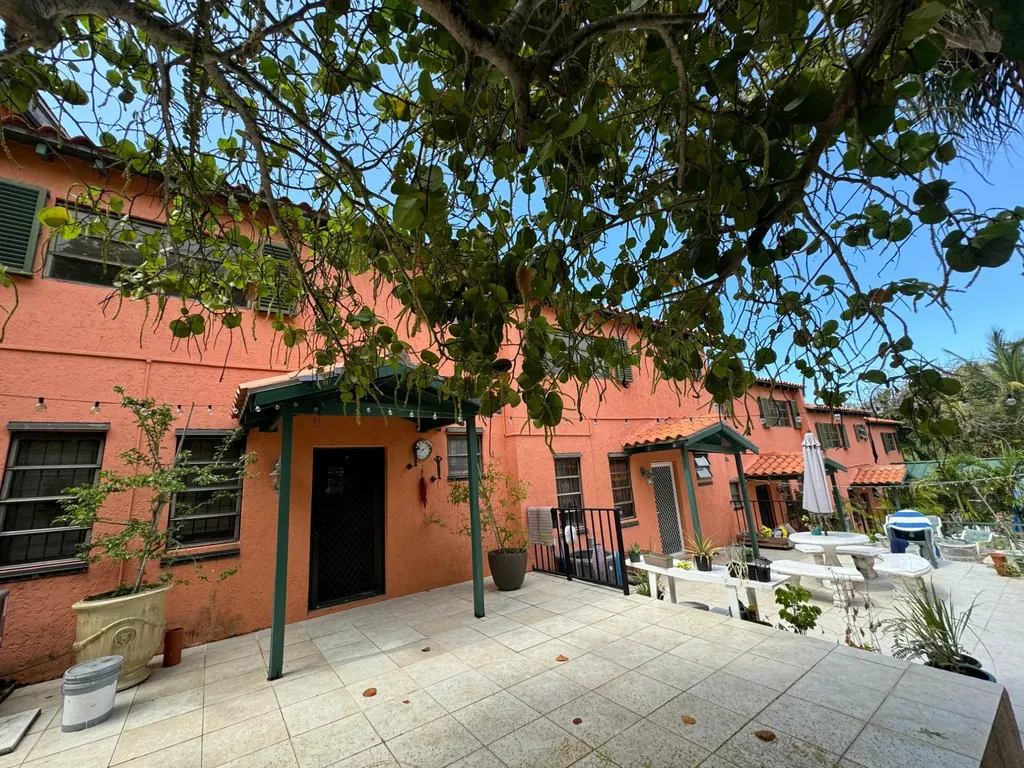 Desert Rose, Old Fort Bay New Providence Paradise Island BS