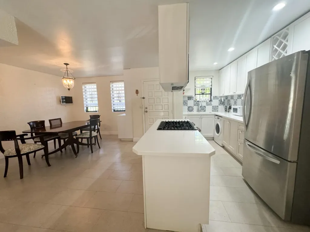 Desert Rose, Old Fort Bay New Providence Paradise Island BS