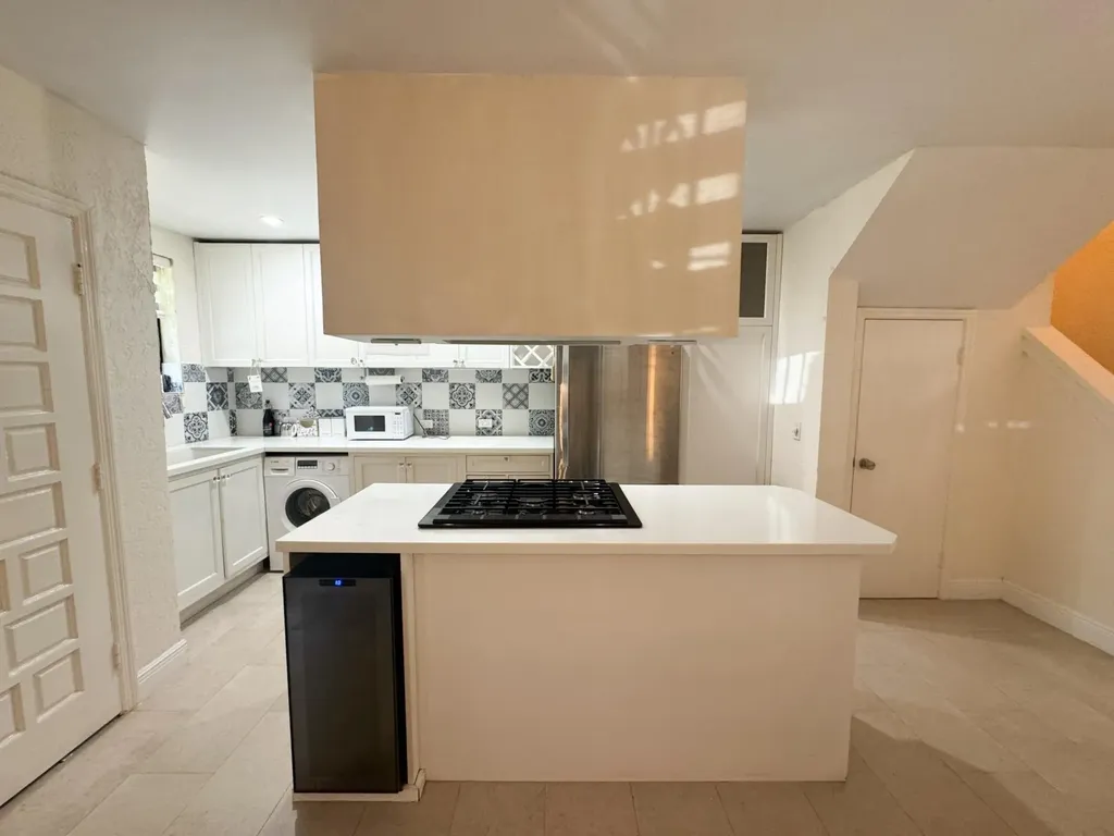 Desert Rose, Old Fort Bay New Providence Paradise Island BS