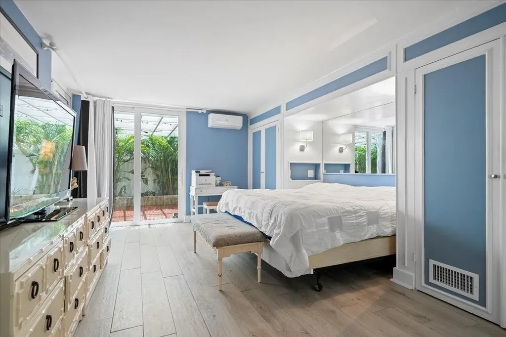 West Bay Street, Cable Be Conchrest New Providence Paradise Island BS