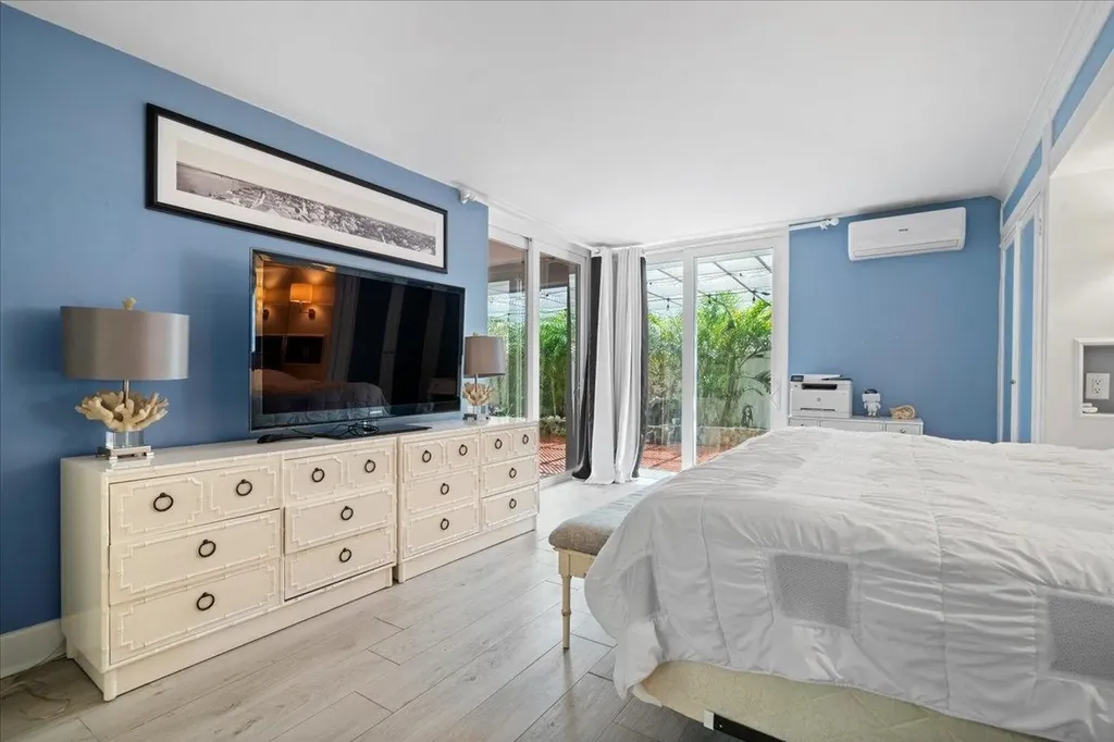 West Bay Street, Cable Be Conchrest New Providence Paradise Island BS