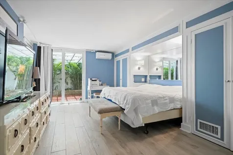 West Bay Street, Cable Be Conchrest New Providence Paradise Island BS