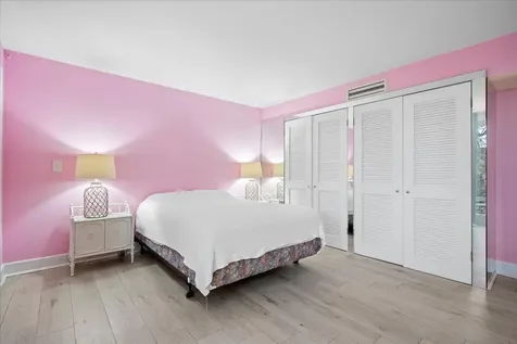 West Bay Street, Cable Be Conchrest New Providence Paradise Island BS