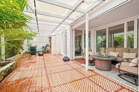 West Bay Street, Cable Be Conchrest New Providence Paradise Island BS