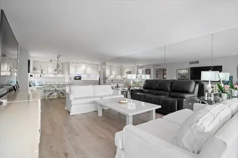 West Bay Street, Cable Be Conchrest New Providence Paradise Island BS