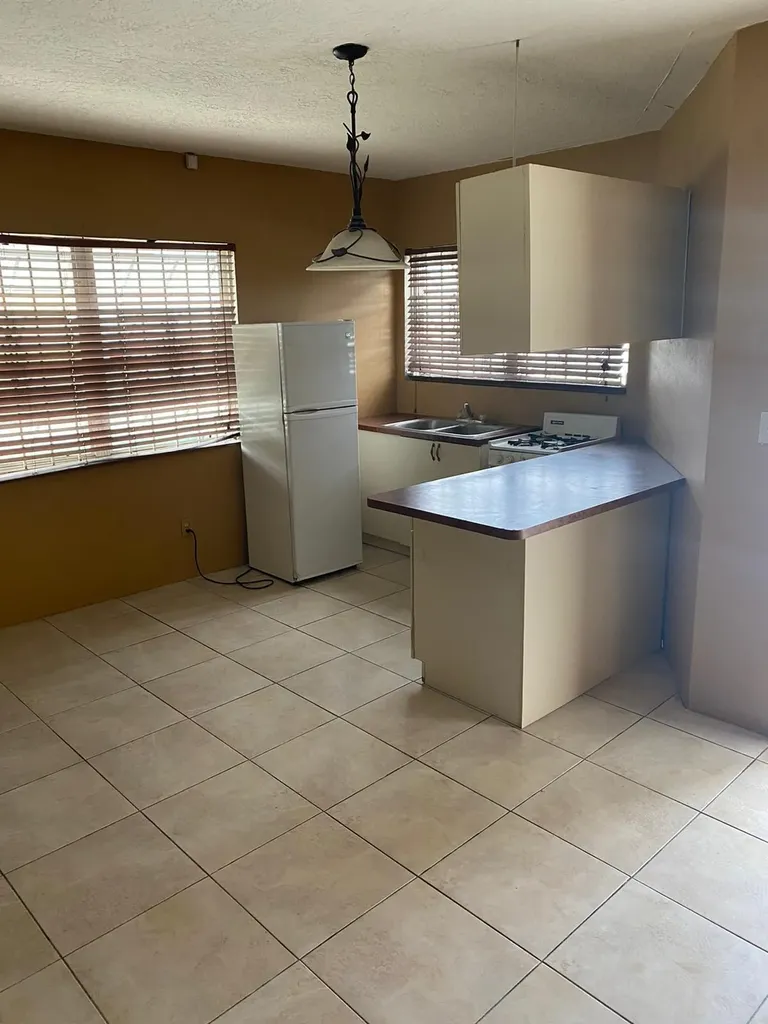 Lynden Pindling Estates 3417 New Providence Paradise Island BS