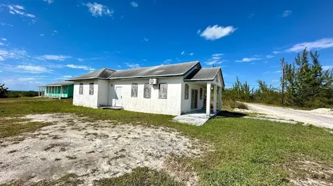 Canal Front Home Dumfries Cat Island BS