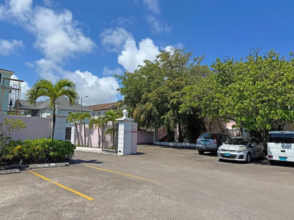 Office 2 Bay Street Business Cente New Providence Paradise Island BS