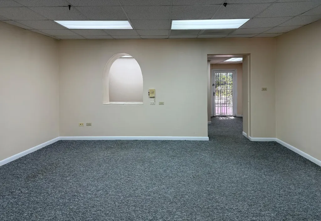 Office 2 Bay Street Business Cente New Providence Paradise Island BS