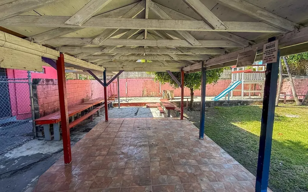 East Street & Palm Tree Avenue New Providence Paradise Island BS