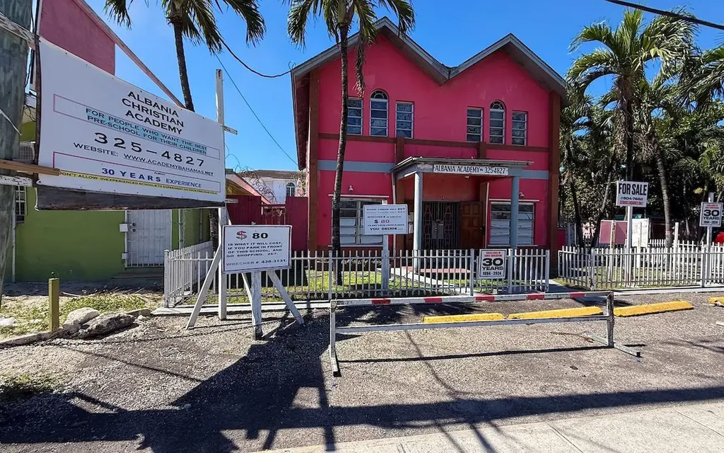 East Street & Palm Tree Avenue New Providence Paradise Island BS